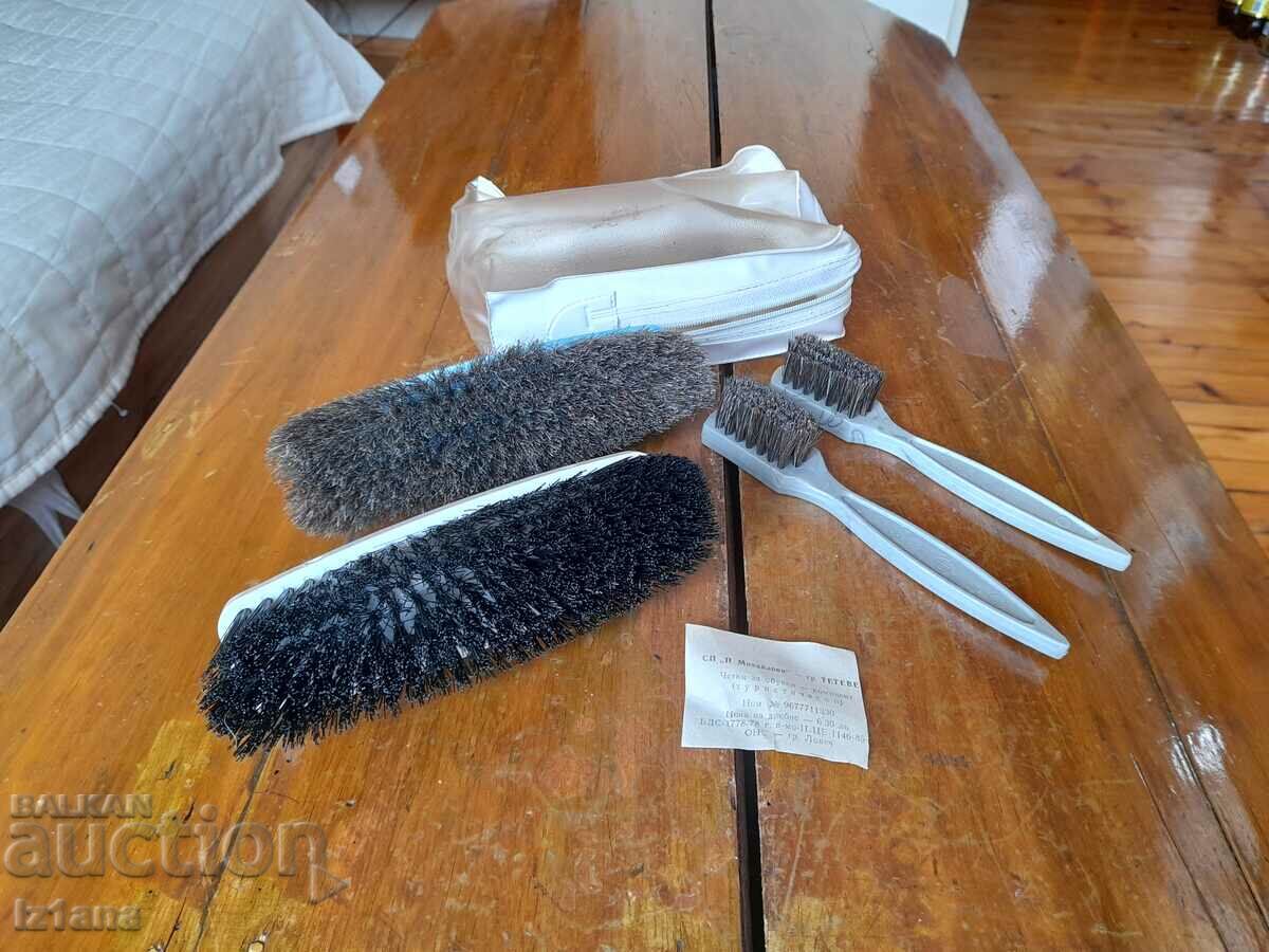 An old set of shoe brushes with price 35.00 BGN | € 17.90 An old set of shoe brushes with price 35.00 BGN | € 17.90