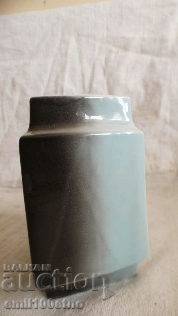 Delivery of Small vase porcelain ALBA Iulia Romania Delivery of Small vase porcelain ALBA Iulia Romania