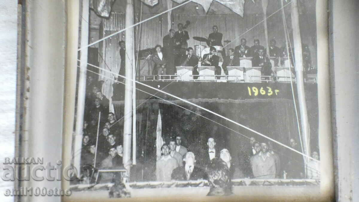 Delivery of Photo Circus Clown 1963 Delivery of Photo Circus Clown 1963