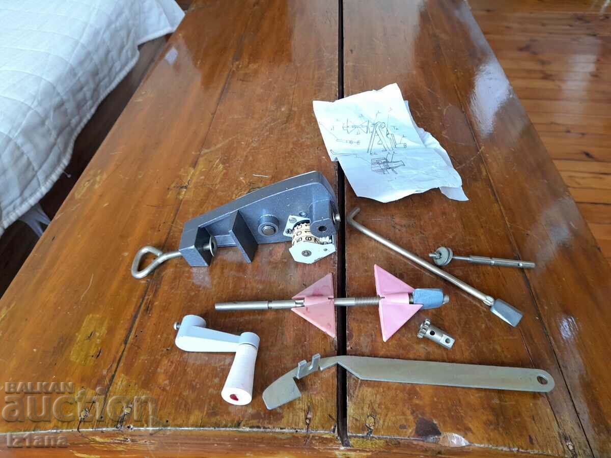 Old device for winding wire, coils with price 120.00 BGN | € 61.36 Old device for winding wire, coils with price 120.00 BGN | € 61.36