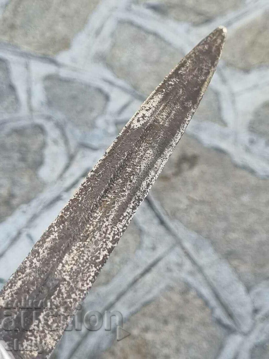 Ένα παλιό στιλέτο. Μαχαίρι - 6 Ένα παλιό στιλέτο. Μαχαίρι - 6