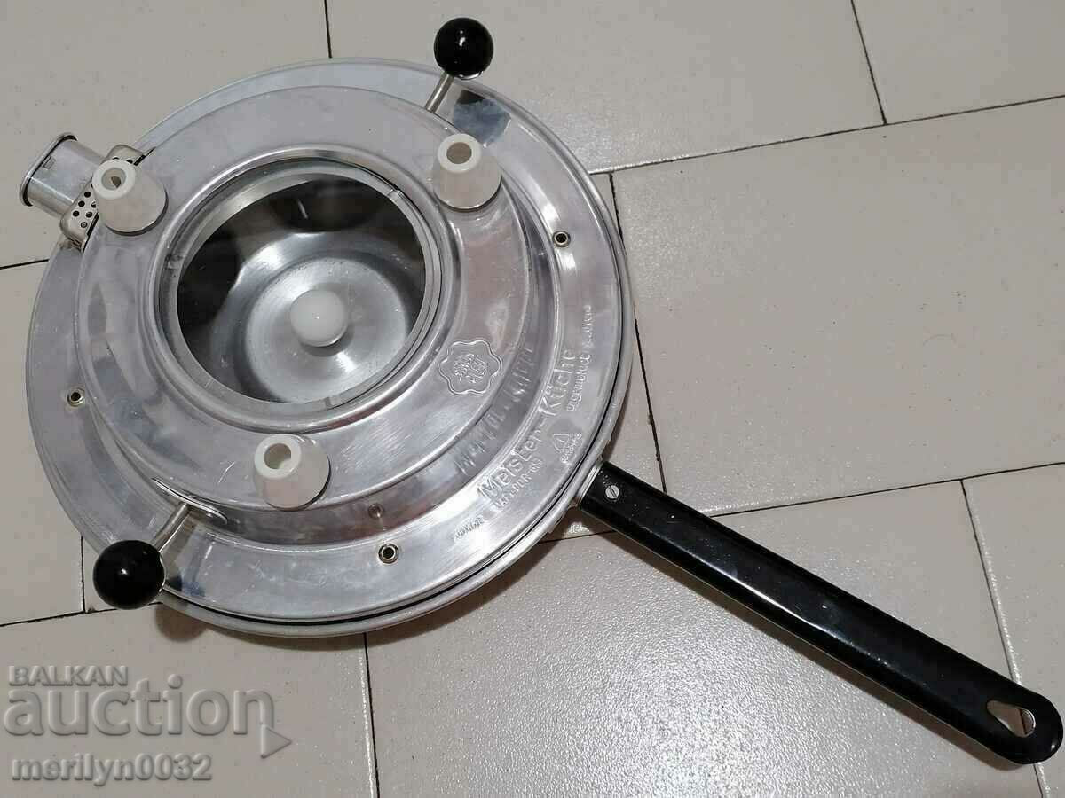 Old electric pot with lid for cupcakes sweets DDR Works with price 111.00 BGN | € 56.75