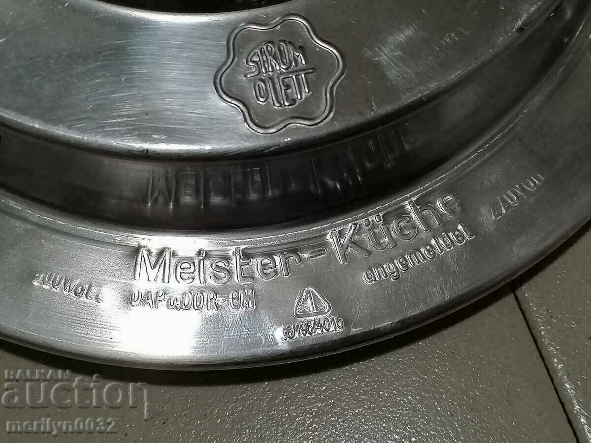 Auction  Old electric pot with lid for cupcakes sweets DDR Works