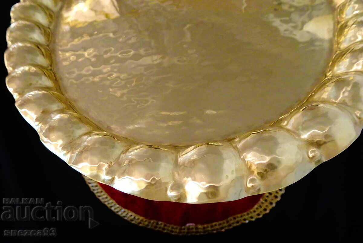 Delivery of Bronze tray, platter, hand-forged relief Delivery of Bronze tray, platter, hand-forged relief