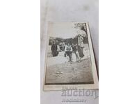 Foto Solu Derventu Bărbat și femei la Baia Mamei 1931