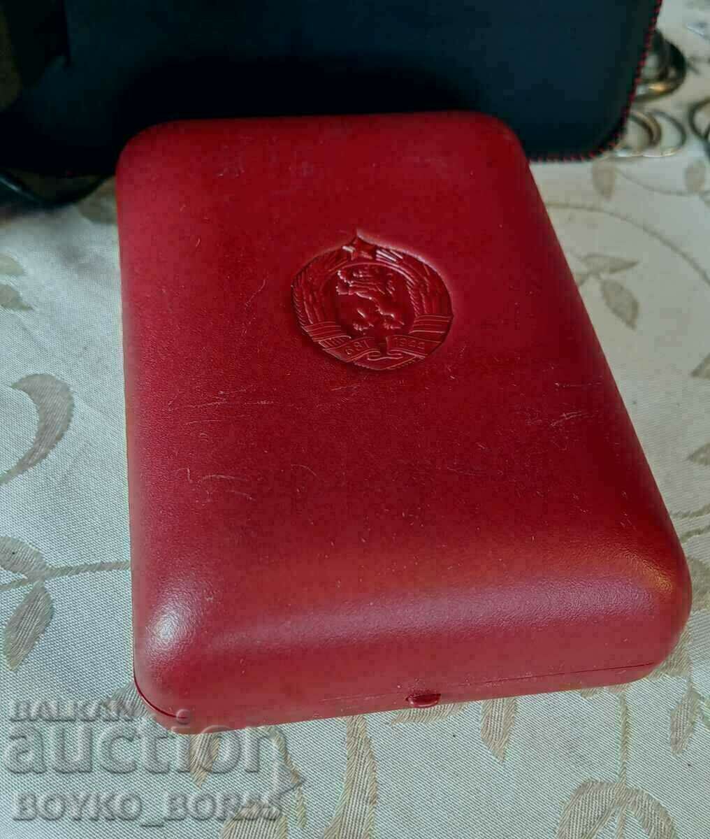 Original Box for the Order of the People's Republic of Bulgaria 1 st. with price 67.00 BGN | € 34.26 Original Box for the Order of the People's Republic of Bulgaria 1 st. with price 67.00 BGN | € 34.26