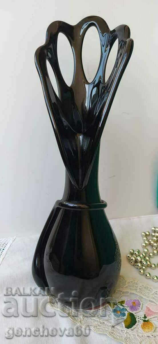 Красива ваза черно кристално стъкло Мурано