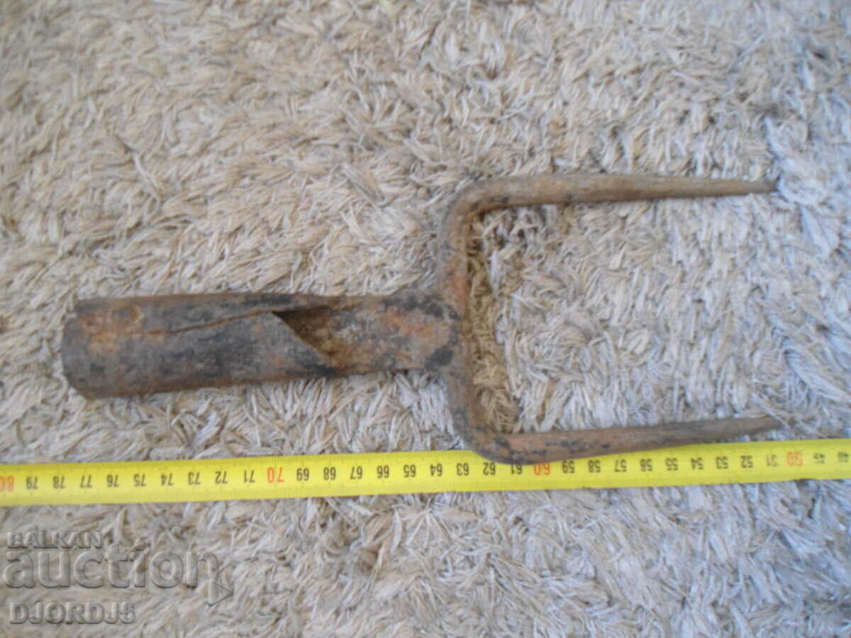 Auction  Old agricultural blade