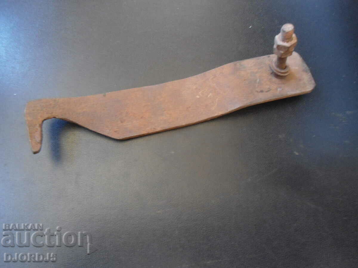 Auction Old wrought iron, latch Auction Old wrought iron, latch