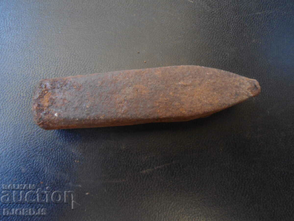 Auction  An old hammer