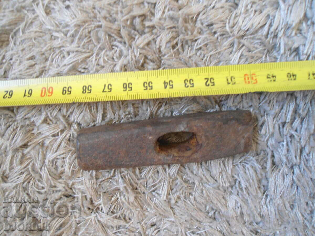 Delivery of An old hammer