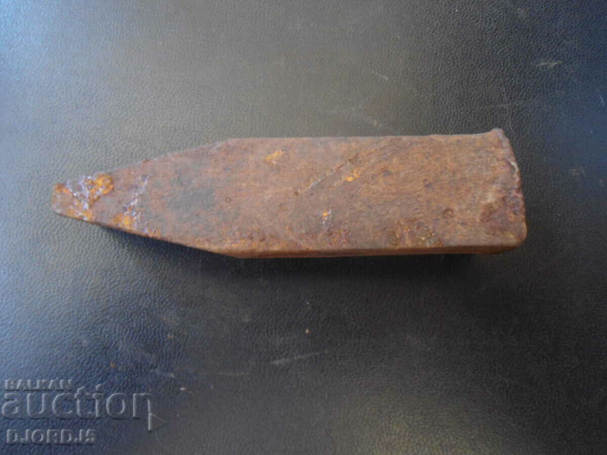 Auction  An old hammer