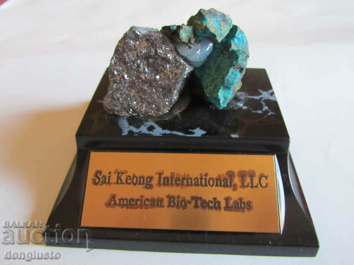 Auction  Souvenir with minerals