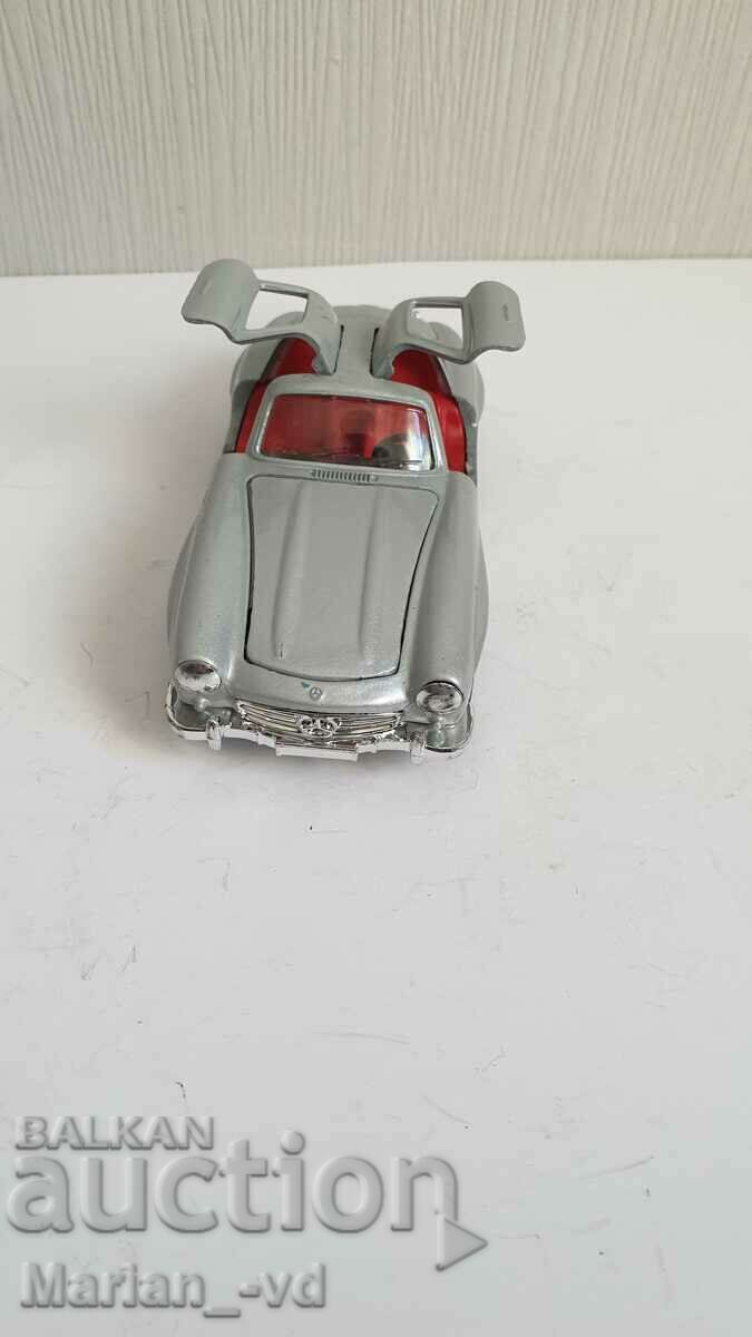 Доставка на Mercedes-Benz 300SL Corgi C811/1; 1954 Доставка на Mercedes-Benz 300SL Corgi C811/1; 1954