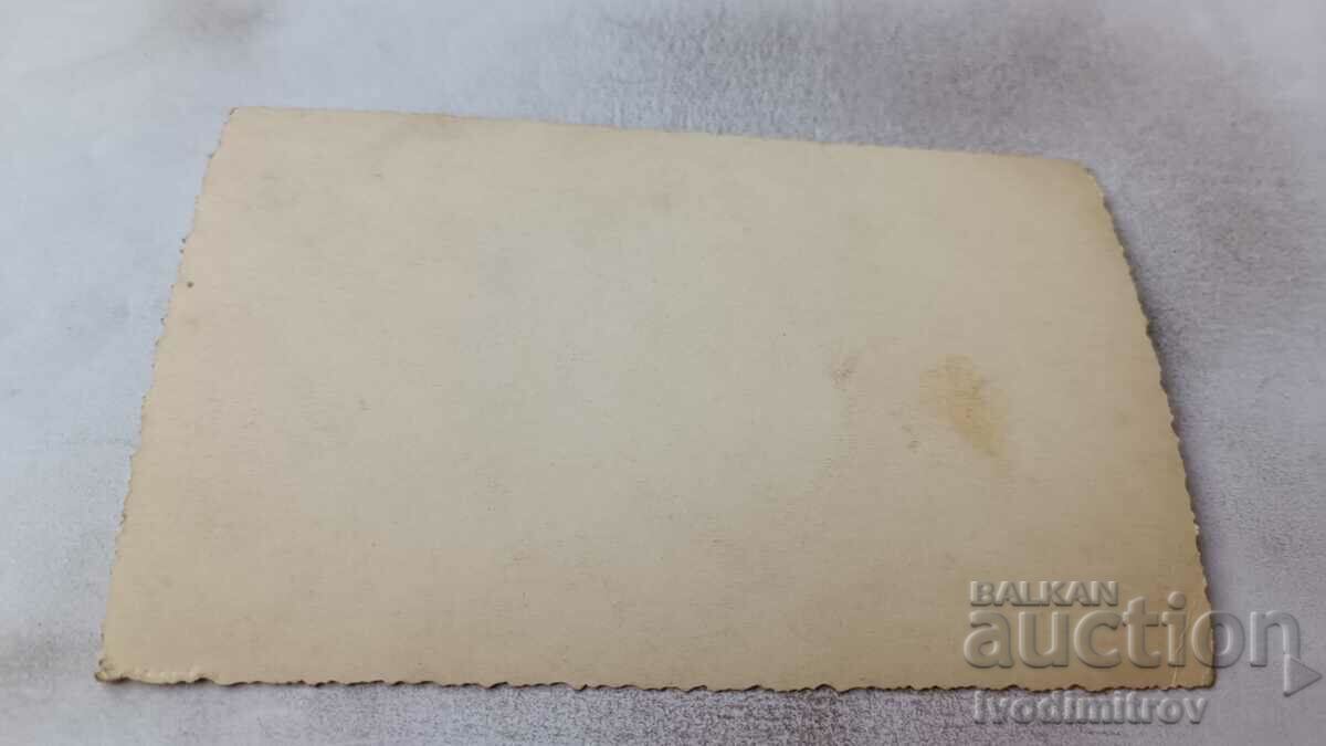 Picture Students and teachers with flowers with price 1.75 BGN | € 0.89