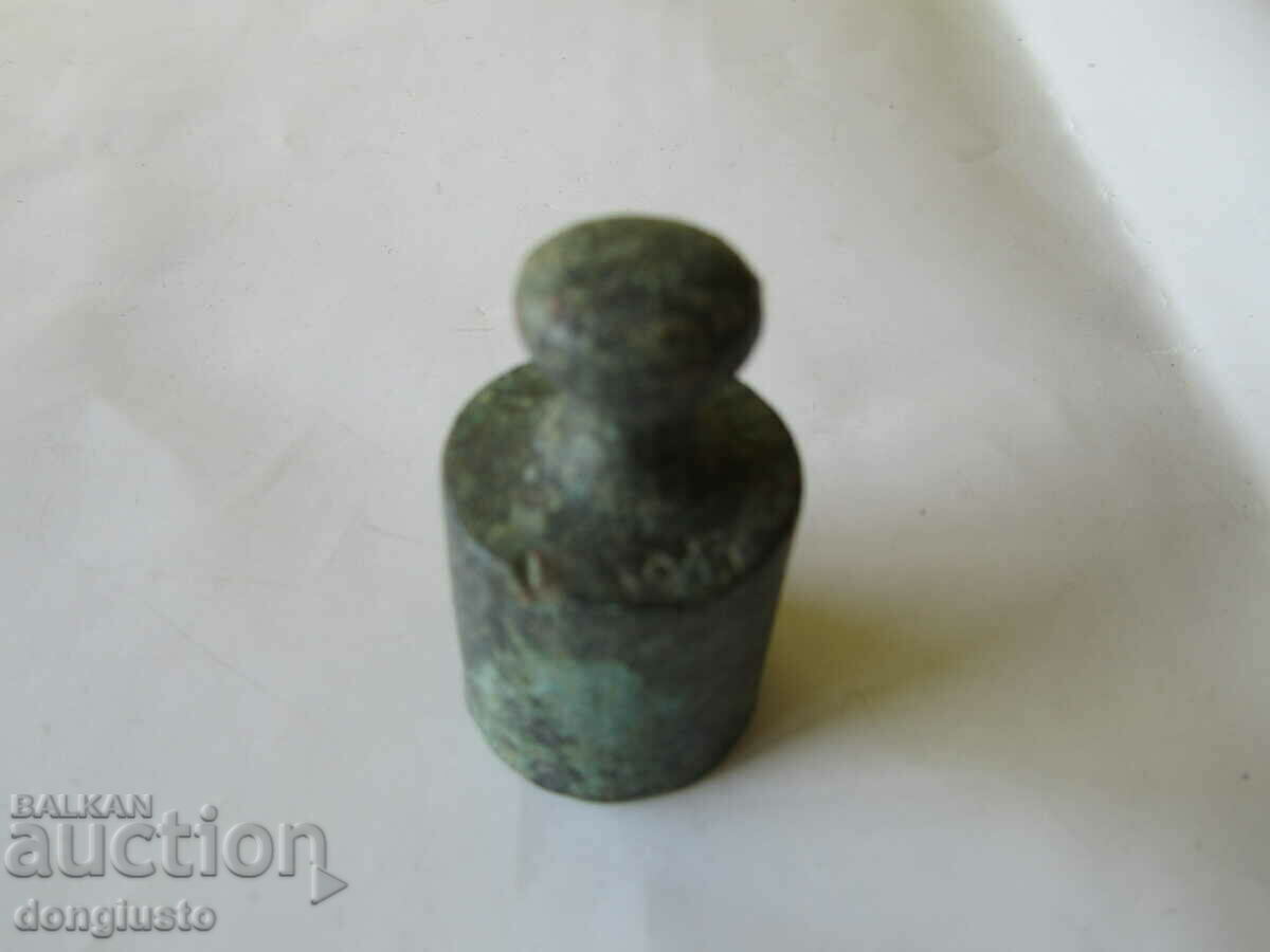 Scale 100 grams Scale 100 grams