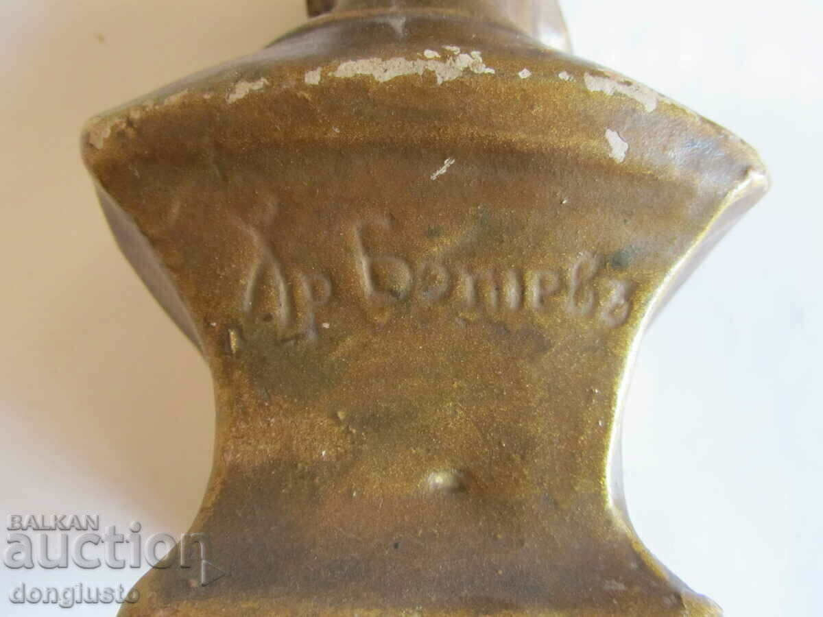 Delivery of Ceramic bust of Hristo Botev Delivery of Ceramic bust of Hristo Botev