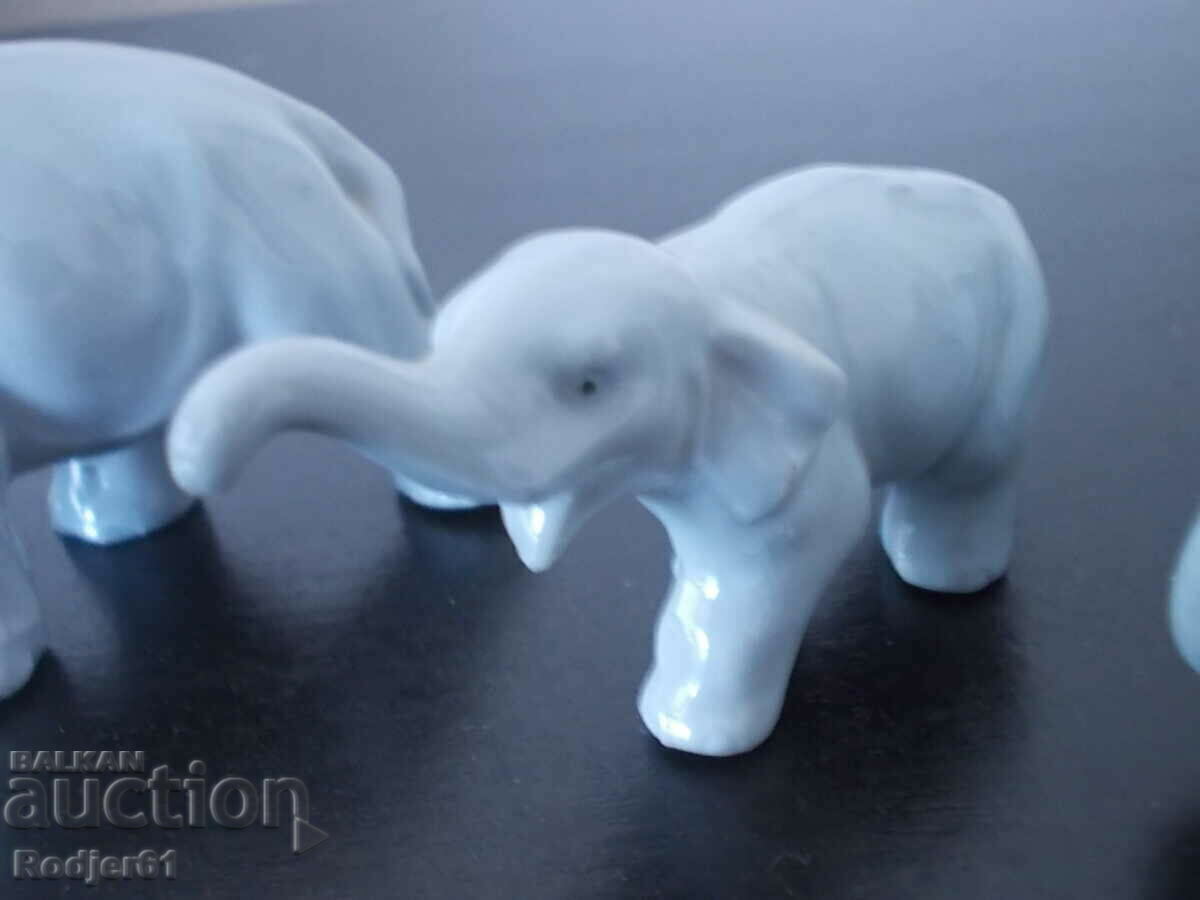 Auction toys - small porcelain "once upon a time" Auction toys - small porcelain "once upon a time"