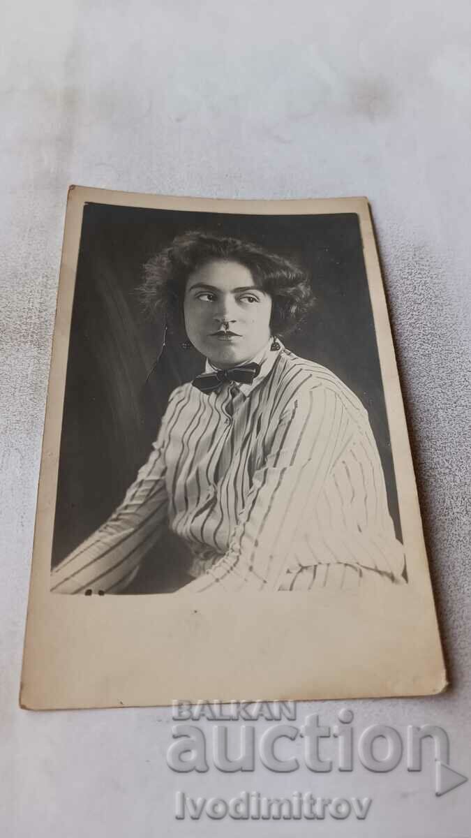 Снимка Младо момиче 1925