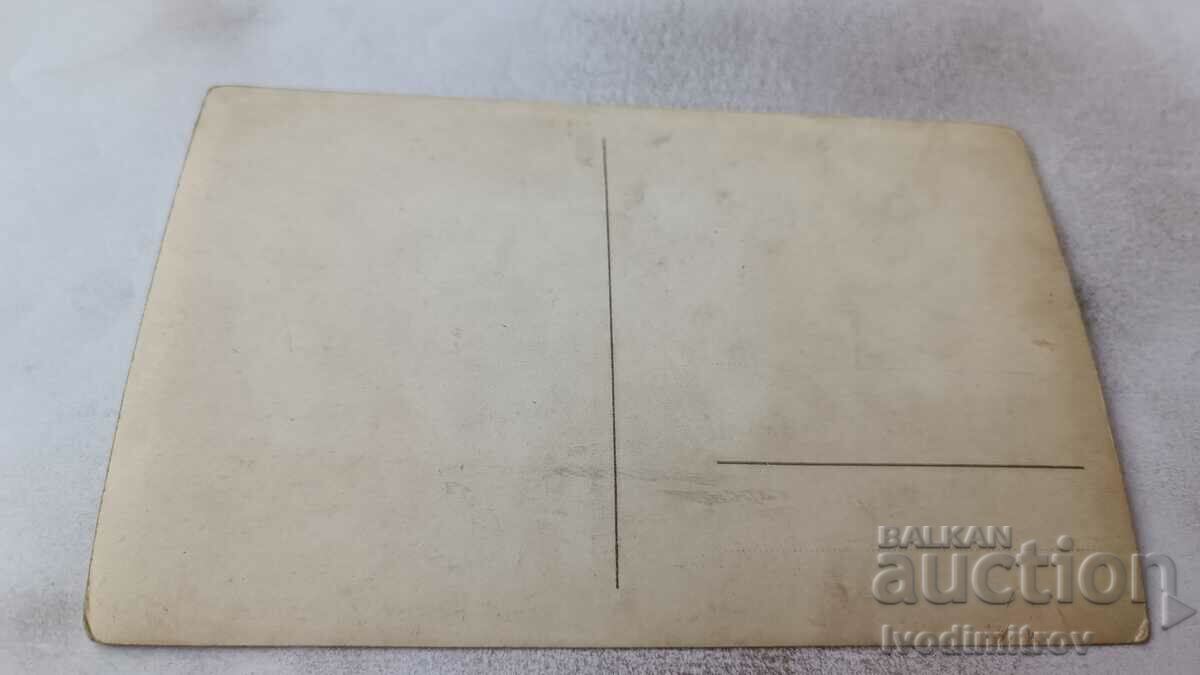 Photo Officer men women and children along the river with price 1.45 BGN | € 0.74 Photo Officer men women and children along the river with price 1.45 BGN | € 0.74