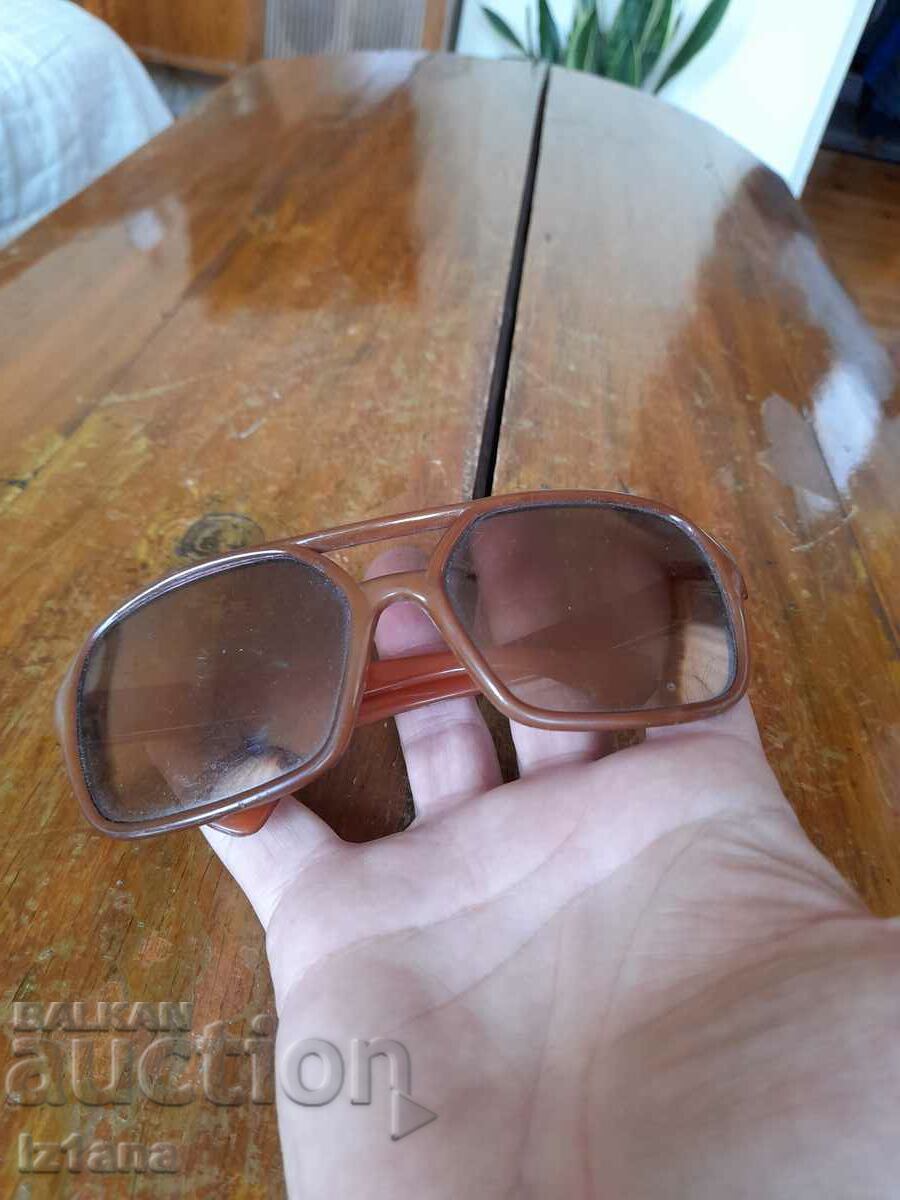 Old Women's Sunglasses with price 12.00 BGN | € 6.14 Old Women's Sunglasses with price 12.00 BGN | € 6.14