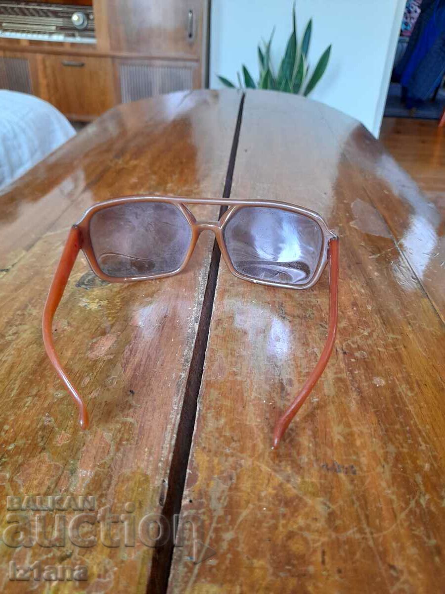 Auction Old Women's Sunglasses Auction Old Women's Sunglasses