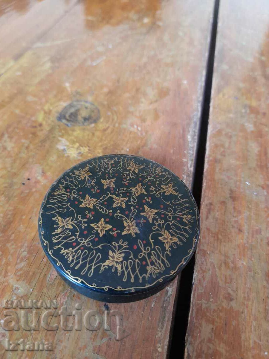 Old jewelry box with price 15.00 BGN | € 7.67 Old jewelry box with price 15.00 BGN | € 7.67