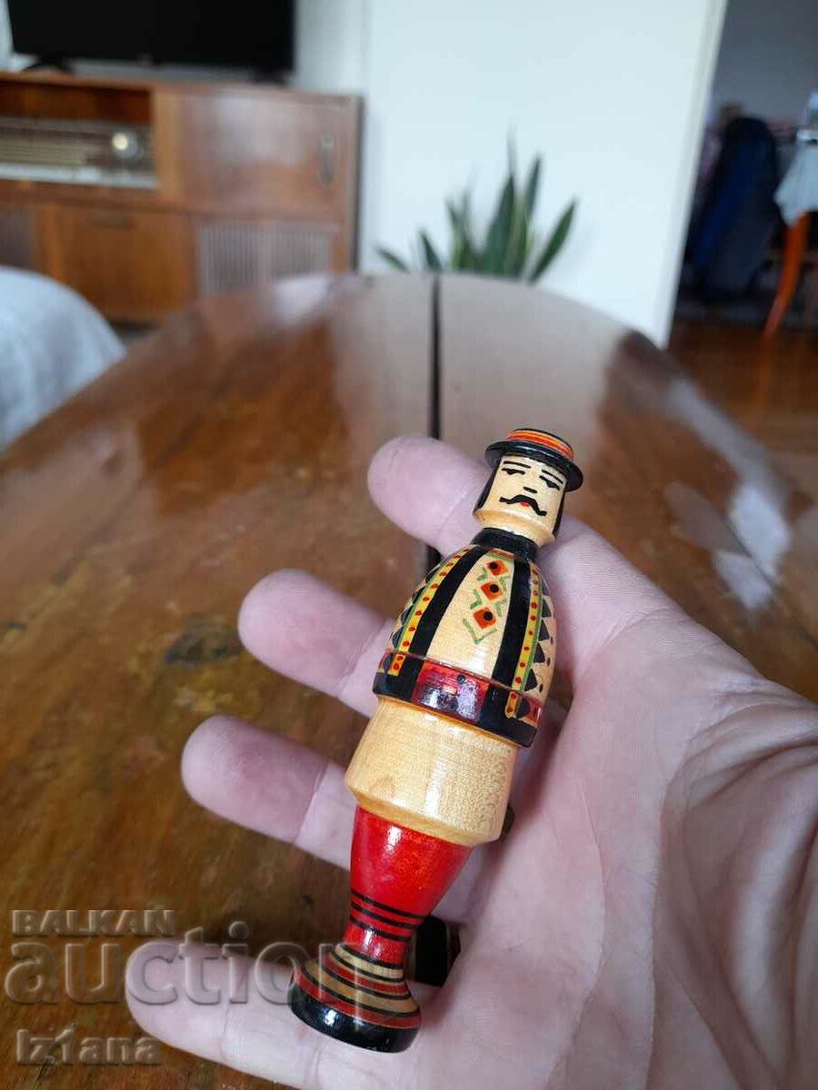 Delivery of Old wooden figurine Delivery of Old wooden figurine