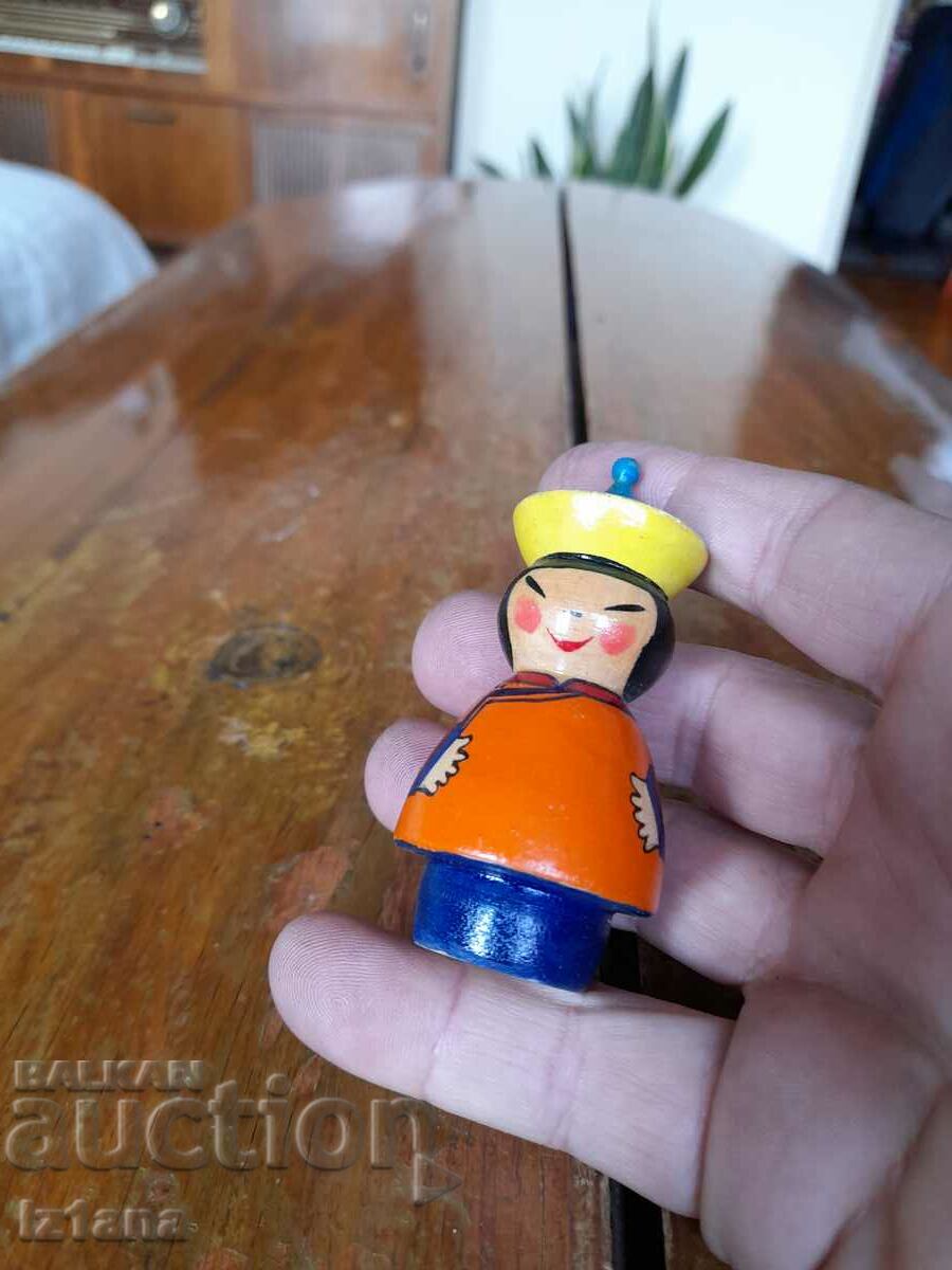 Delivery of Old wooden figurine Delivery of Old wooden figurine