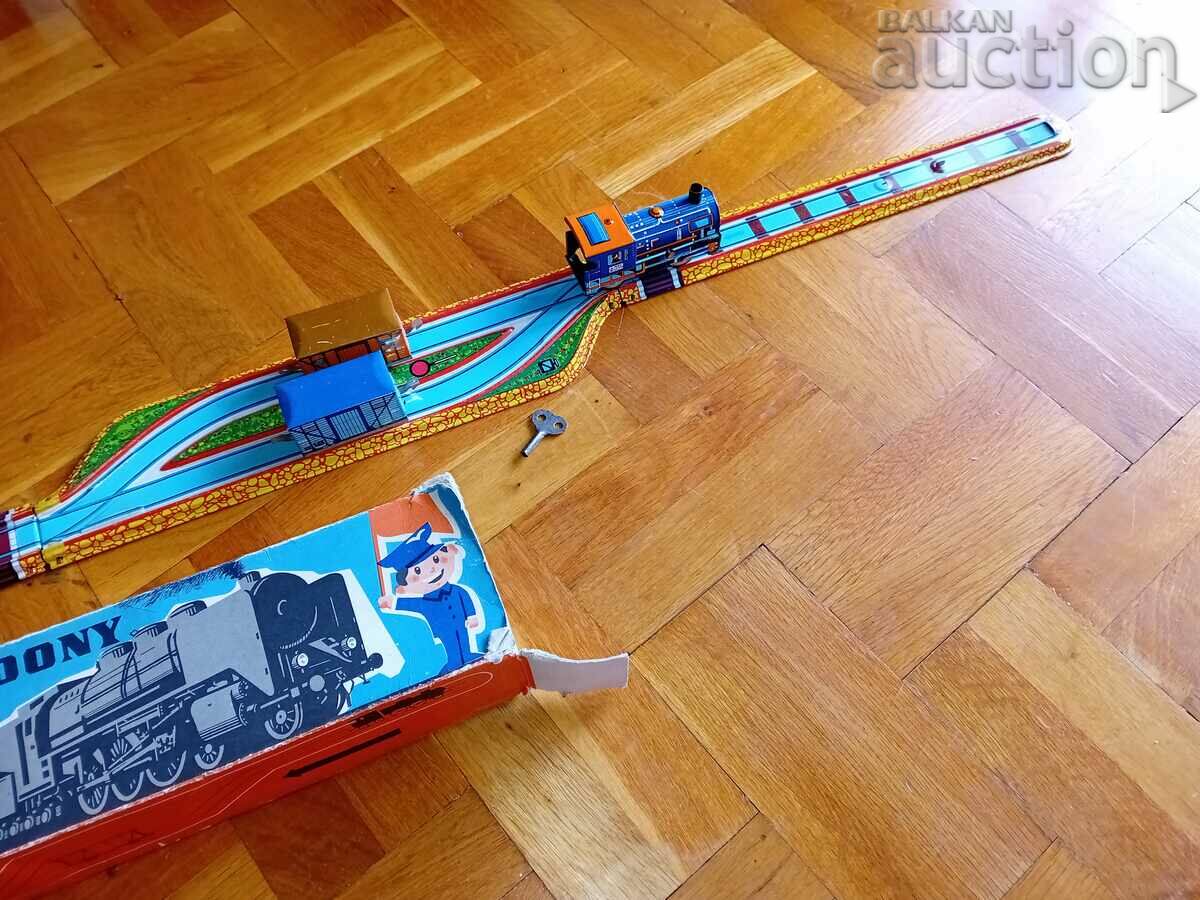 winding sheet metal toy locomotive wagons train 70s with price 75.00 BGN | € 38.35