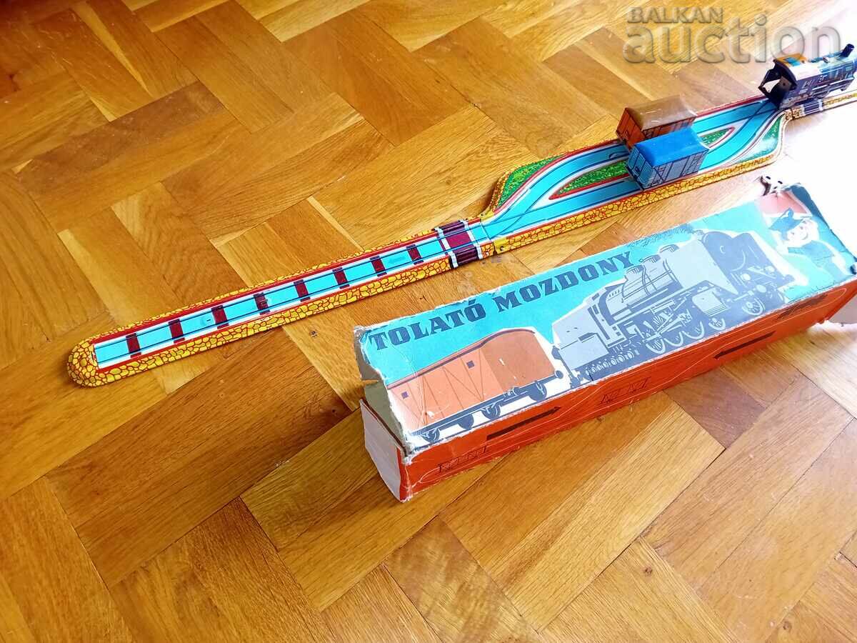 Auction  winding sheet metal toy locomotive wagons train 70s