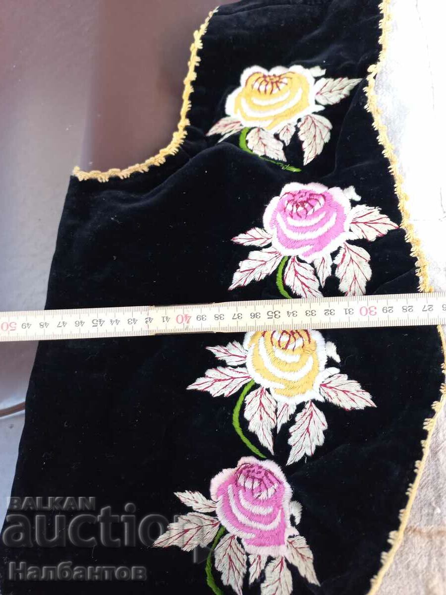 Auction WOMEN'S THRACIAN VELVET VEST COSTUME Auction WOMEN'S THRACIAN VELVET VEST COSTUME