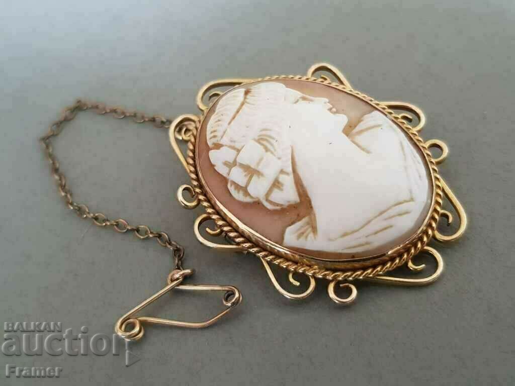 GOLD Hand Carved Cameo Brooch Old England 19th Century GOLD with price 550.00 BGN | € 281.21 GOLD Hand Carved Cameo Brooch Old England 19th Century GOLD with price 550.00 BGN | € 281.21