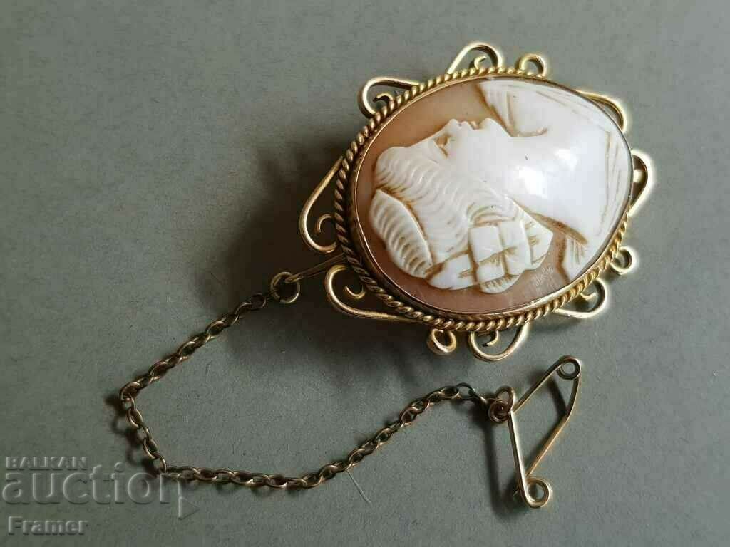 Auction GOLD Hand Carved Cameo Brooch Old England 19th Century GOLD Auction GOLD Hand Carved Cameo Brooch Old England 19th Century GOLD