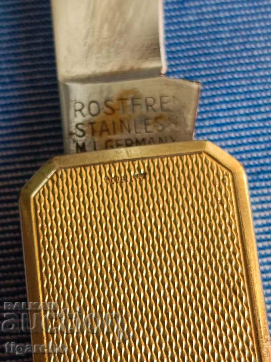 Auction A pocket knife Auction A pocket knife