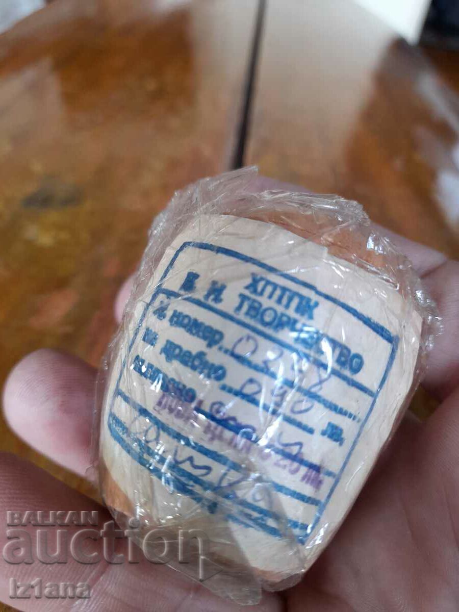 Delivery of Old wooden souvenir Delivery of Old wooden souvenir