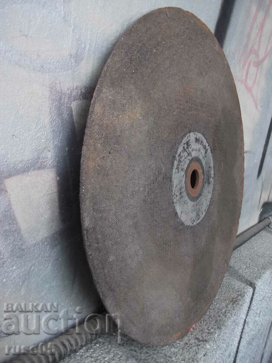 Disc "MOLE MAB - 400x4x25.4" for angle grinder with price 10.00 BGN | € 5.11 Disc "MOLE MAB - 400x4x25.4" for angle grinder with price 10.00 BGN | € 5.11