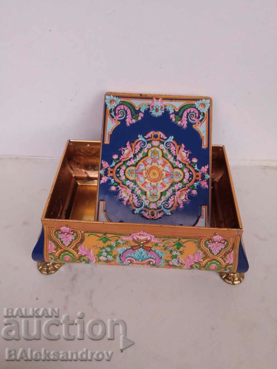 Auction Beautiful metallic German box Auction Beautiful metallic German box