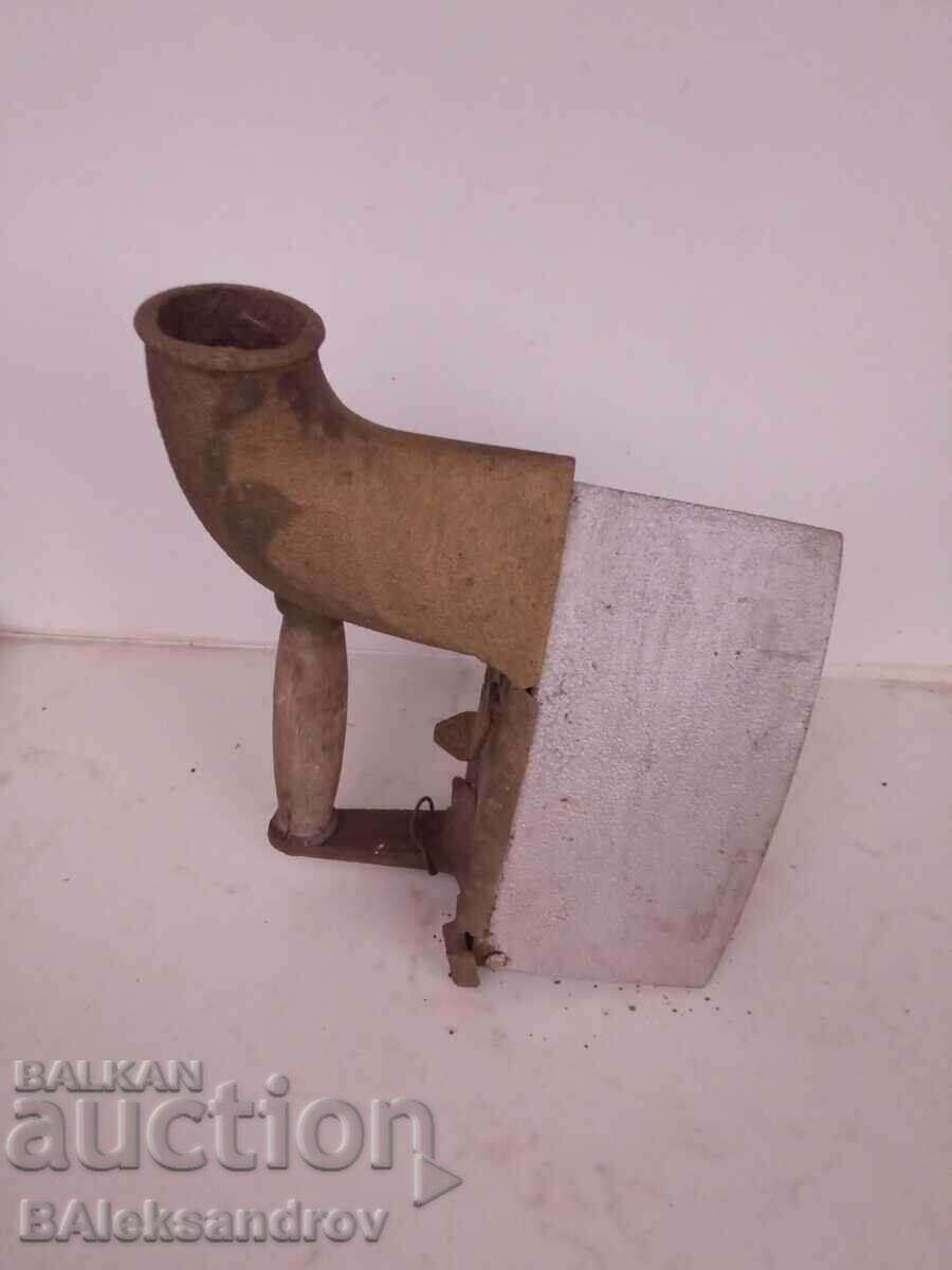Auction A rare iron with a chimney Auction A rare iron with a chimney