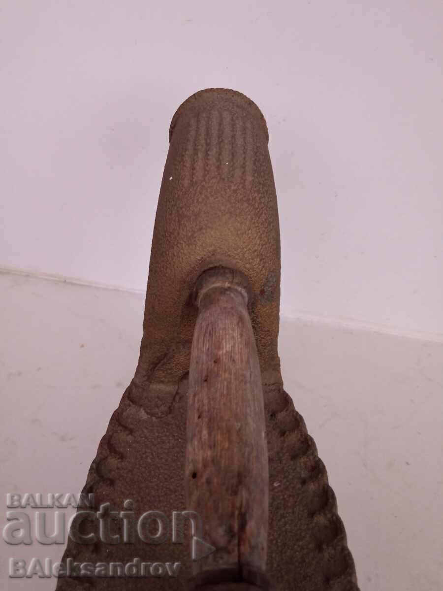 Delivery of A rare iron with a chimney Delivery of A rare iron with a chimney