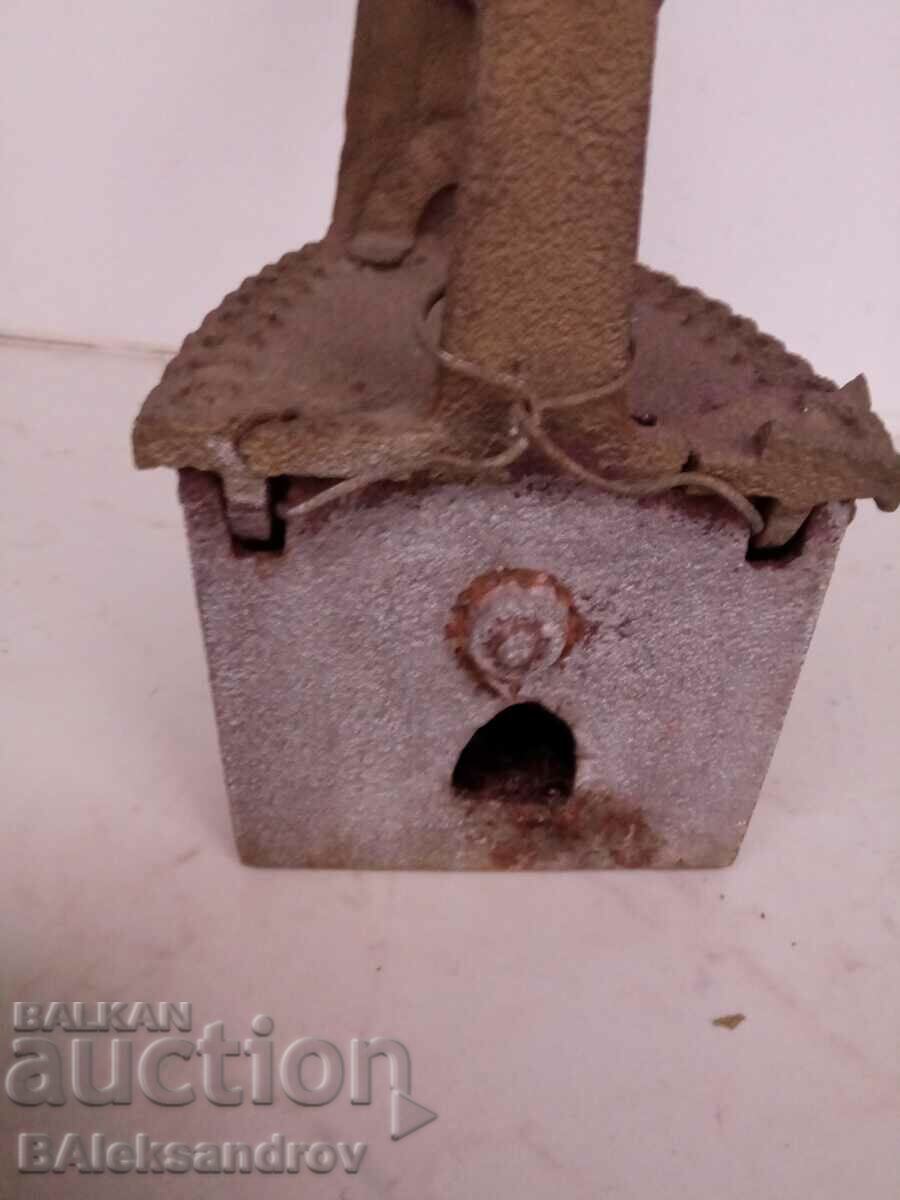 A rare iron with a chimney - 6 A rare iron with a chimney - 6