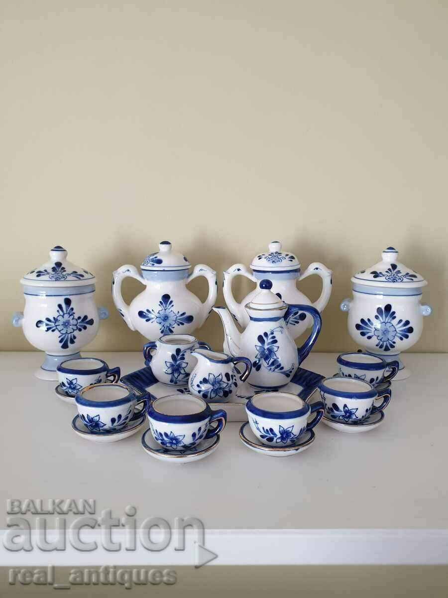 A set of porcelain miniatures