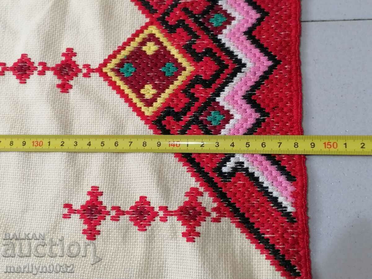 Tablecloth with embroidery 148/ 148 cm milo lace with price 78.00 BGN | € 39.88 Tablecloth with embroidery 148/ 148 cm milo lace with price 78.00 BGN | € 39.88