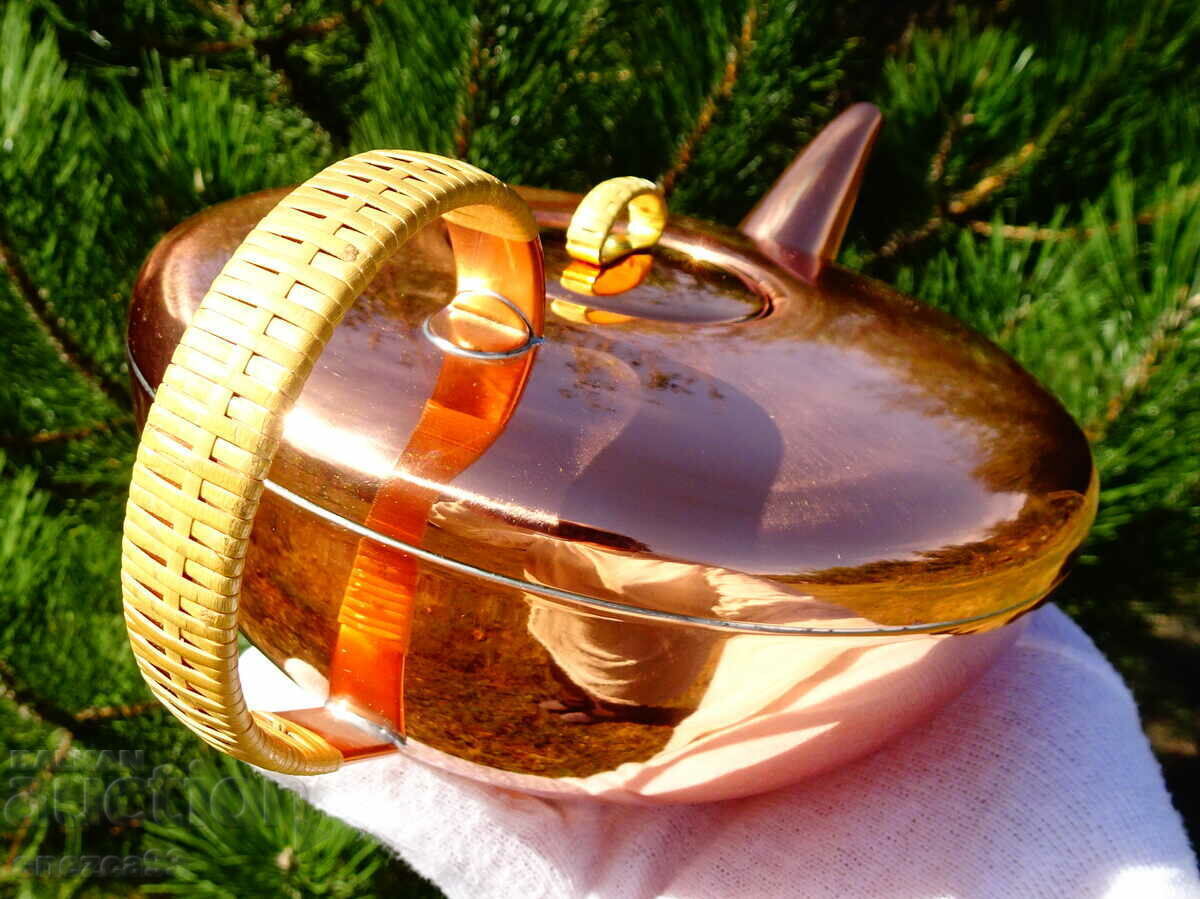 Auction Aladdin copper teapot, unused. Auction Aladdin copper teapot, unused.