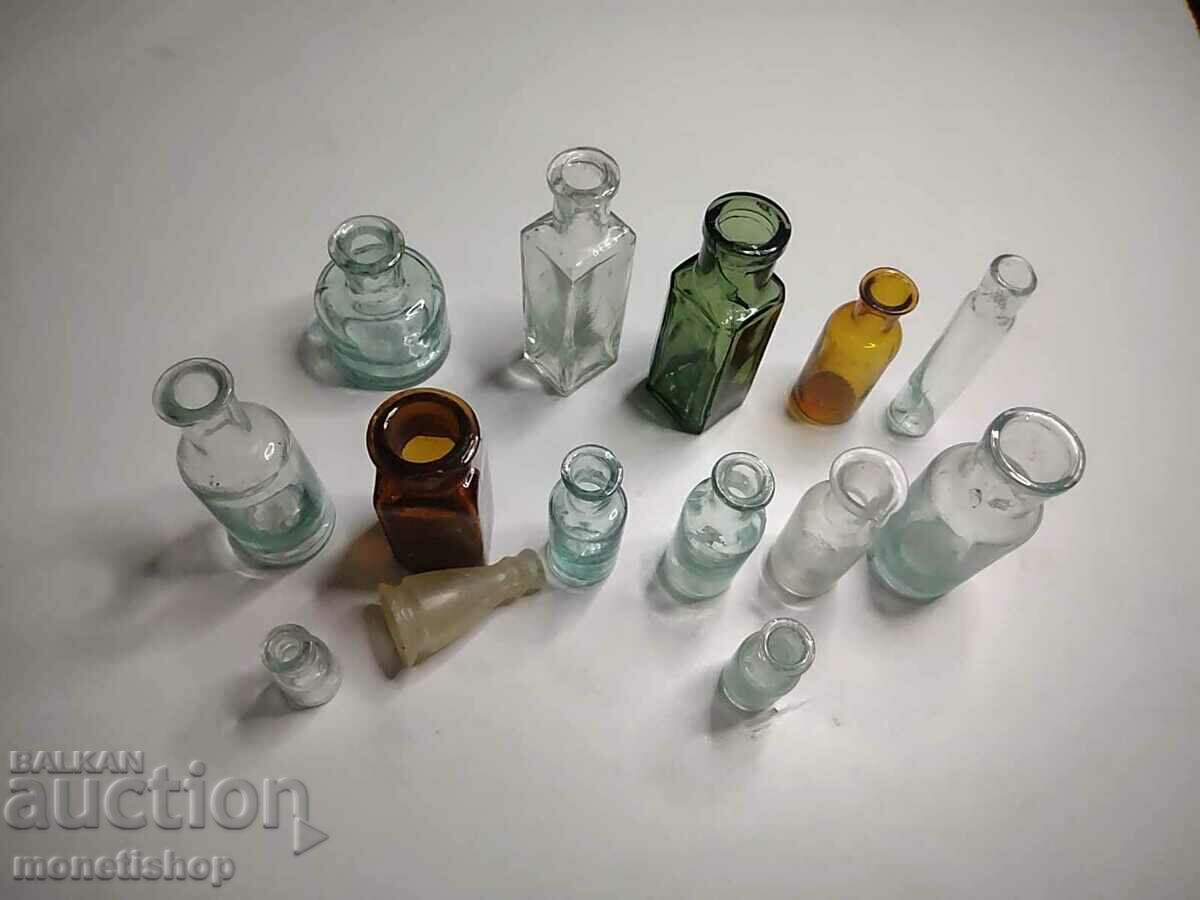 Auction A collection of medical jars used in the 18th and 19th centuries. Auction A collection of medical jars used in the 18th and 19th centuries.