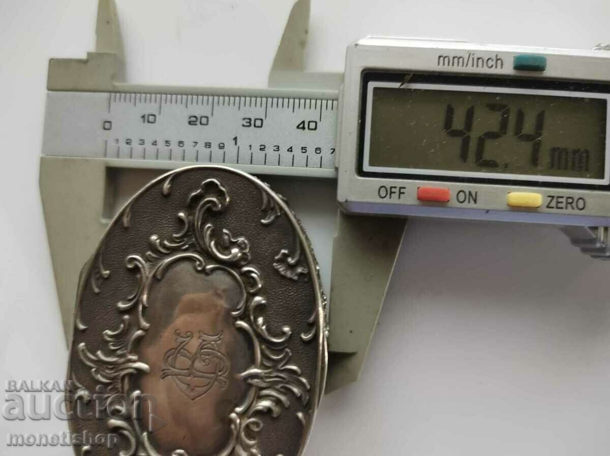 Δημοπρασία Ασημένιο κουτί για ταμπάκο ή χάπια 27γρ. Δημοπρασία Ασημένιο κουτί για ταμπάκο ή χάπια 27γρ.