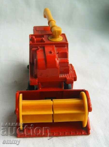 Combine Matchbox/Matchbox Lesney, England with price 33.00 BGN | € 16.87 Combine Matchbox/Matchbox Lesney, England with price 33.00 BGN | € 16.87