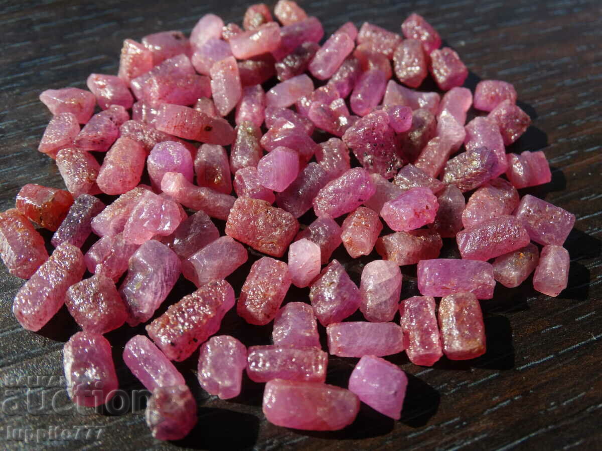 φυσικό ρουμπινί κορούνδιο όψης ποιότητας 212 καρατίων 90+τεμ με τιμή 654.00 BGN | € 334.38 φυσικό ρουμπινί κορούνδιο όψης ποιότητας 212 καρατίων 90+τεμ με τιμή 654.00 BGN | € 334.38