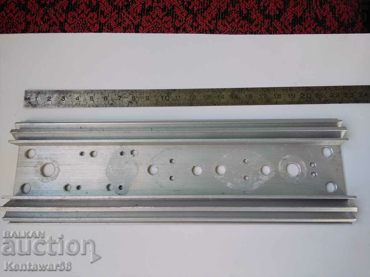 Radiator din aluminiu pentru tranzistori si diode.