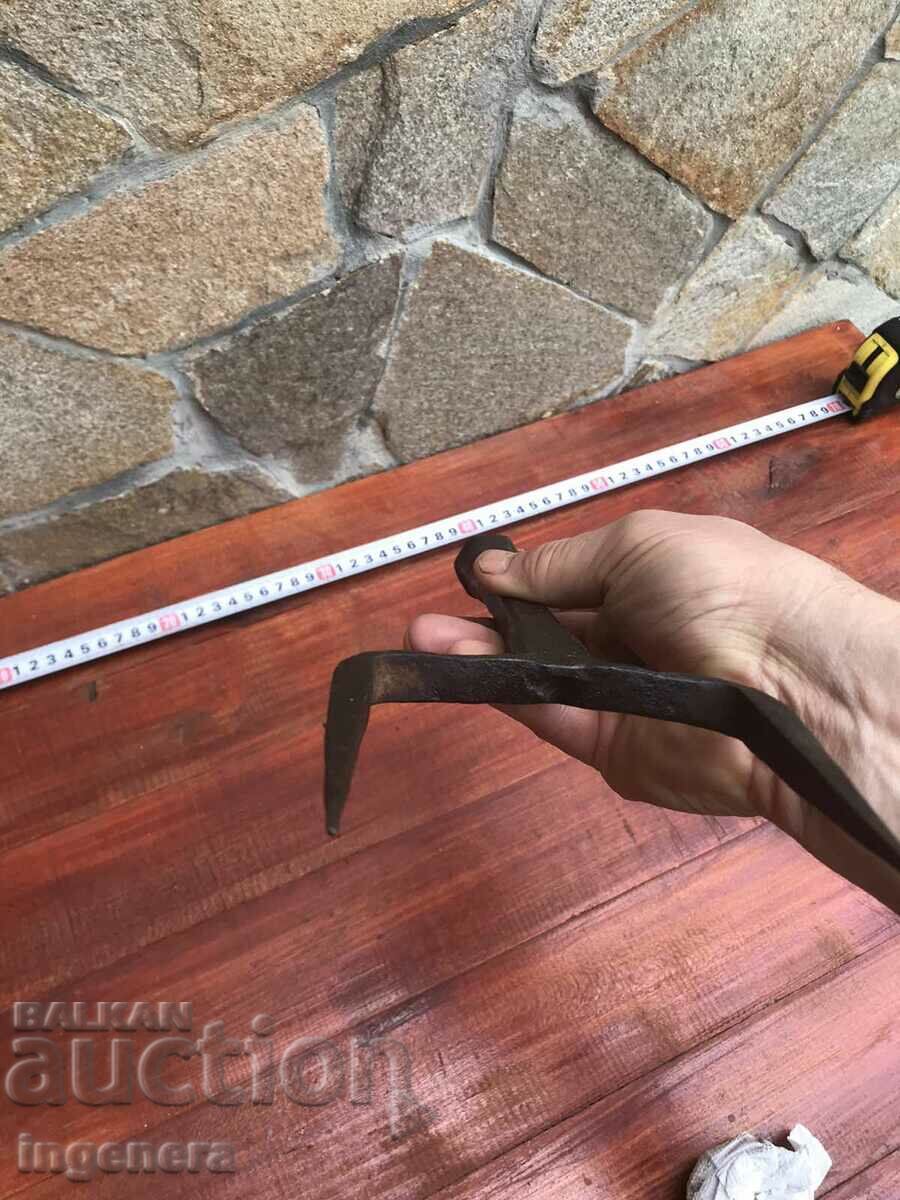 Auction ANCHOR FOR RIVING OLD TWO-TOOTE FORGED TOOL Auction ANCHOR FOR RIVING OLD TWO-TOOTE FORGED TOOL